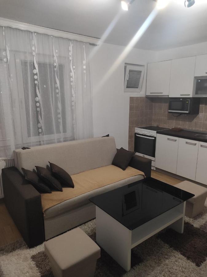 Mini Hill Apartment Сараево Екстериор снимка