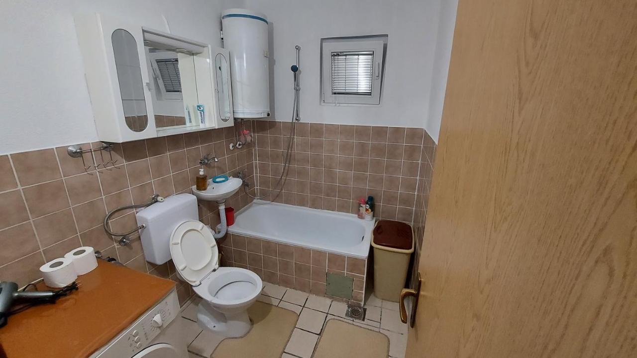 Mini Hill Apartment Сараево Екстериор снимка