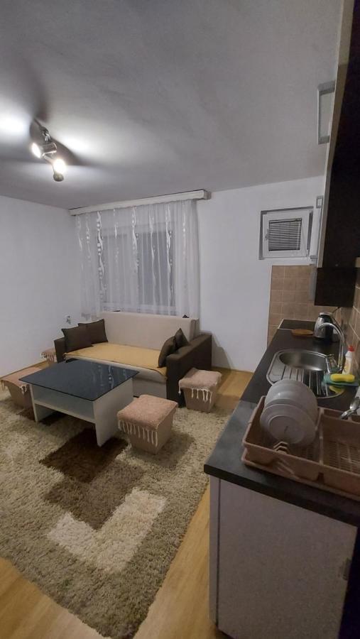 Mini Hill Apartment Сараево Екстериор снимка