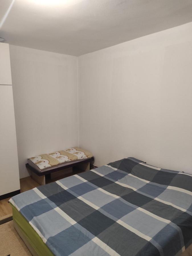 Mini Hill Apartment Сараево Екстериор снимка