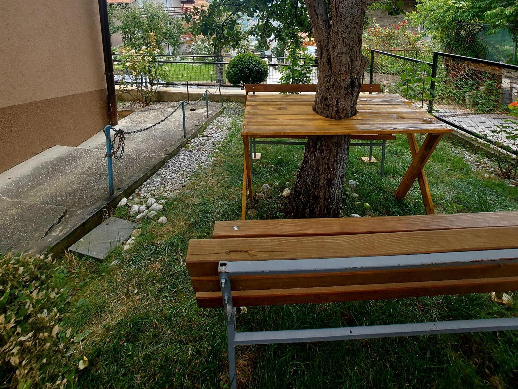 Mini Hill Apartment Сараево Екстериор снимка